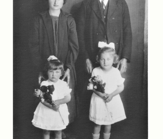 Ida (geb. Baliko, *1907/+1999) und Jozsef Seper (*1903/+1945) mit den Töchtern Julianna (verh. Benkö) und Ida (verh. Kollar)