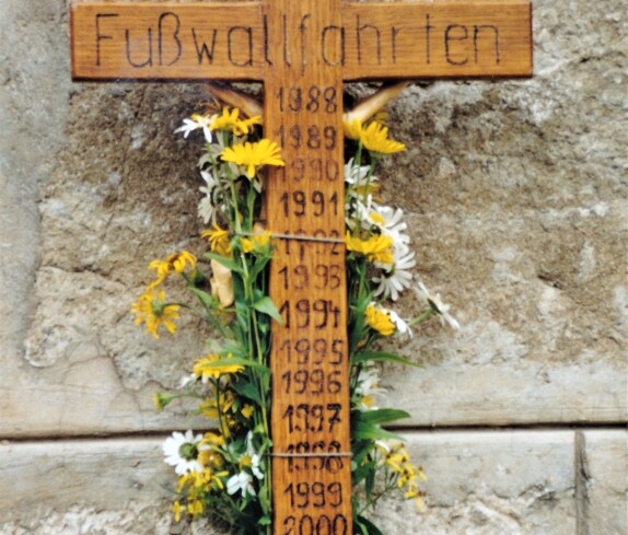 Röm. kath. Pfarre: Fußwallfahrt nach Mariazell - das Wallfahrtskreuz