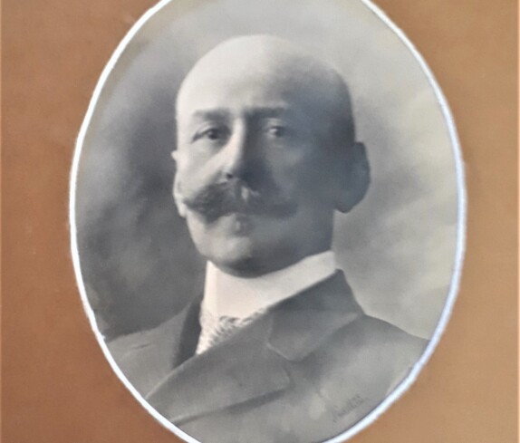 Friedrich Reiß (ung. Reisz, dt. auch Reiss; *1864/+1934) ) - Druckereibesitzer, Inhaber und Herausgeber der Oberwarther Sonntags = Zeitung  - Portrait // Geschichte der Druckerei und der Zeitung