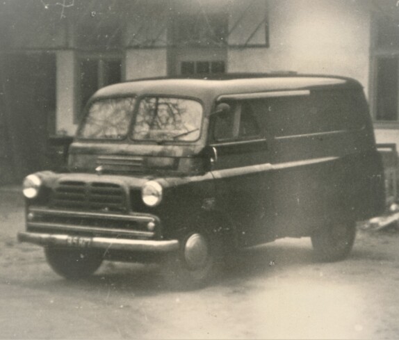 Leichenwagen der Marke Bedford / Bestattung Gangoly