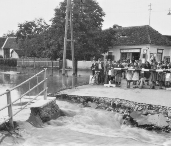 Hochwasser im Bereich Kreuzung Grazerstraße / Bachgasse