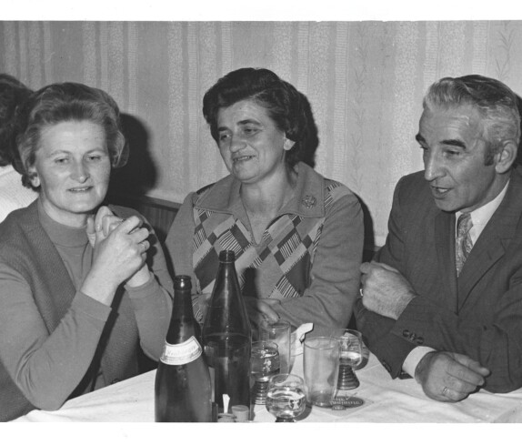 Gäste bei der IPA-Generalversammlung: Bekanntenrunde im Gasthaus Röhrling am 28.11.1975 - Gilschwert/Grünauer/Pokomandy