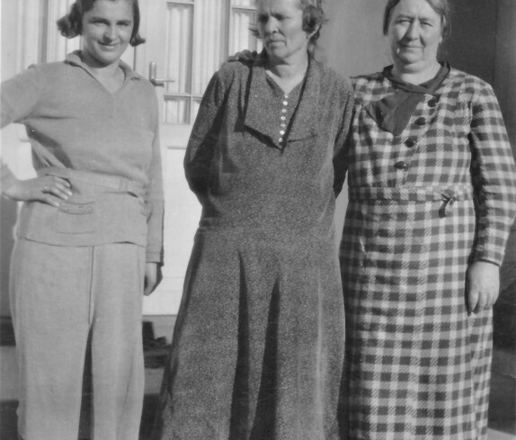 Drei Frauen: Fr. Dunst, Fr. Falb und Fr. Schermann
