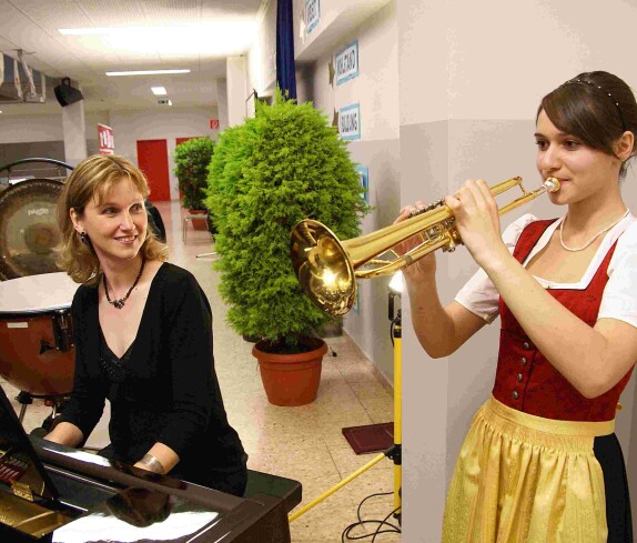 Stadtkapelle: Konzert im Mai 2008 - Solostück von Angelika Miertl (Begleitung Marianna Kristoferitsch)
