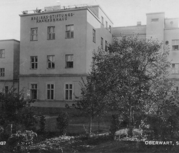 Krankenhaus (Spitalgasse / heute Dr.-Emmerich-Gyenge-Platz): NO-Ansicht