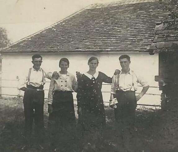 Zambo Josef, Topler Julianna (verh. Imre), Ruzsa Julianna (verh. Pongracz) und Topler Janos
