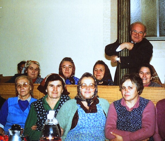 Reformierte Pfarrgemeinde: Kirchenreinigung durch Frauen der Gemeinde