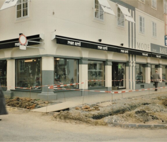 Geschäftslokal "mon ami" der Familie Bayer - Wienerstraße 22