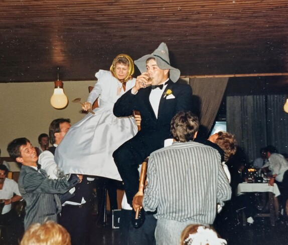 Hochzeit Dagmar Ritter und Georg Rosner: „Ummafedern“ im Gasthaus Petschinger (Rotenturm)