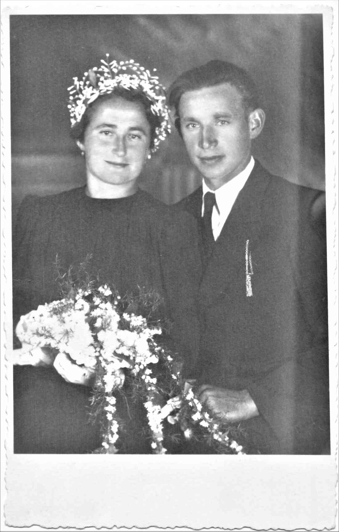 Das Hochzeitspaar Maria Oswald (*1920/+2002) und Josef Miklos (*1917/+1953) - Grazerstraße 75