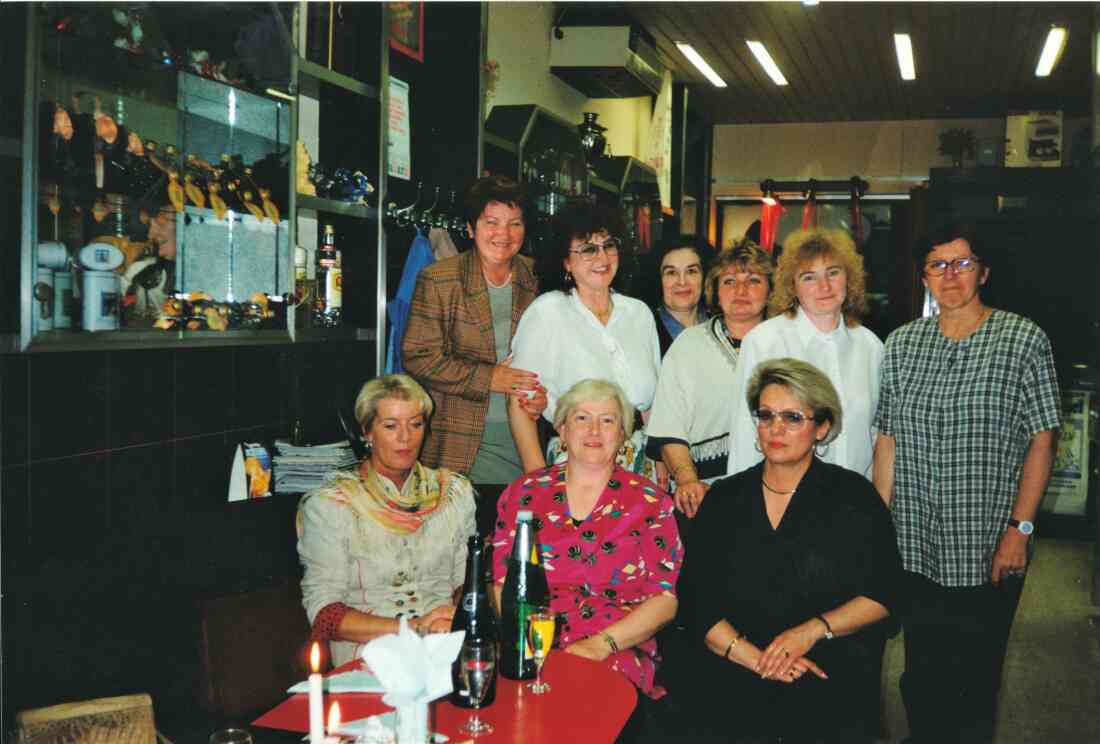 Frauenrunde: Geburtstagsfeier im EKO-Cafe (Heute Rosso Nero - Lehargasse 6)