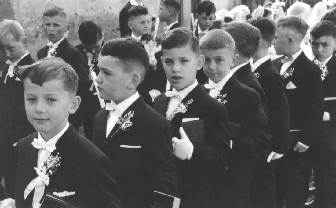 Röm. Kath. Pfarrer: einige der Buben der Erstkommunion 1964 (Erdely/Heigl/Riemer/Imre/Samer/Gilschwert/Kojnek/Schön)