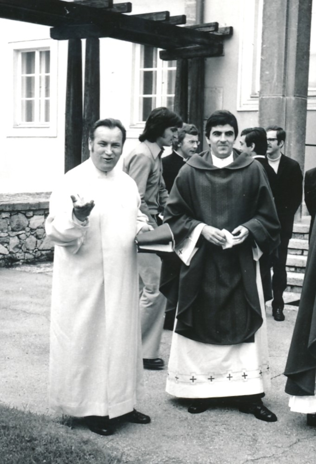 Röm. kath. Pfarrer: Priesterweihe von Erich Seifner - / - Schwarz