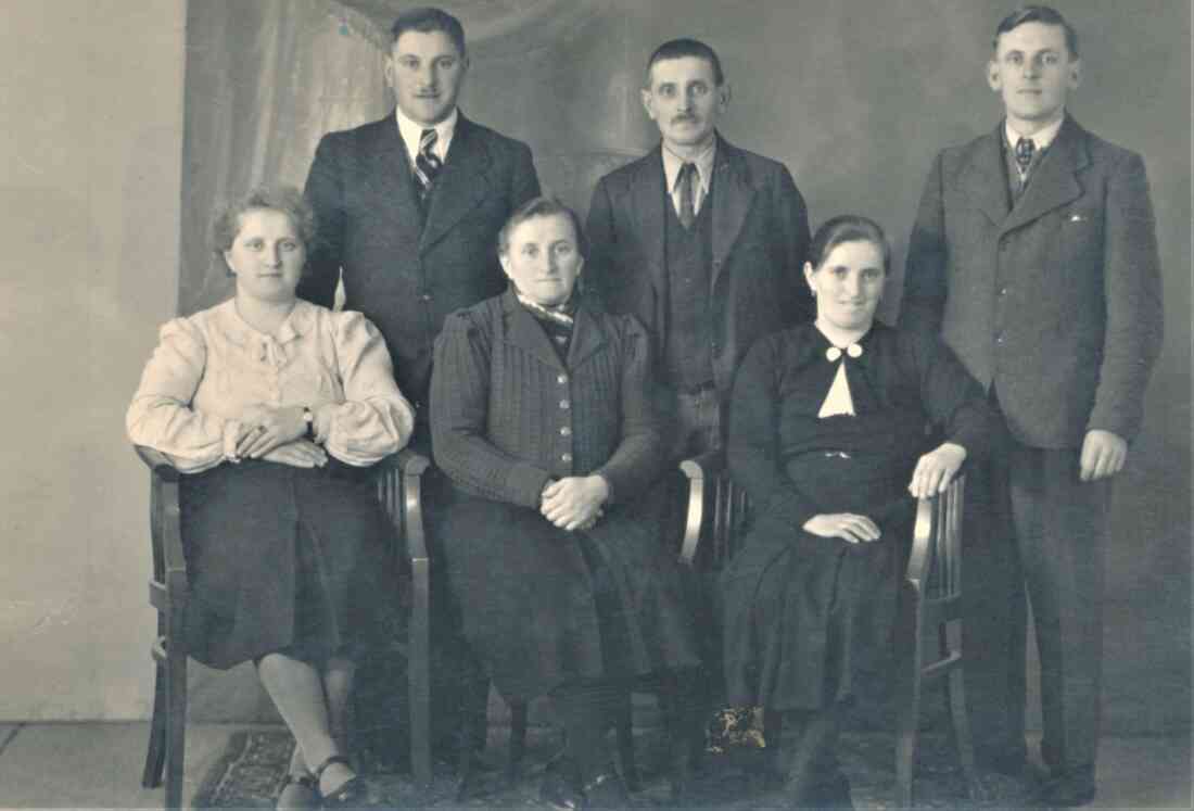 Gisela Györög (verh. Ritter, *1911/+1996) mit Familie