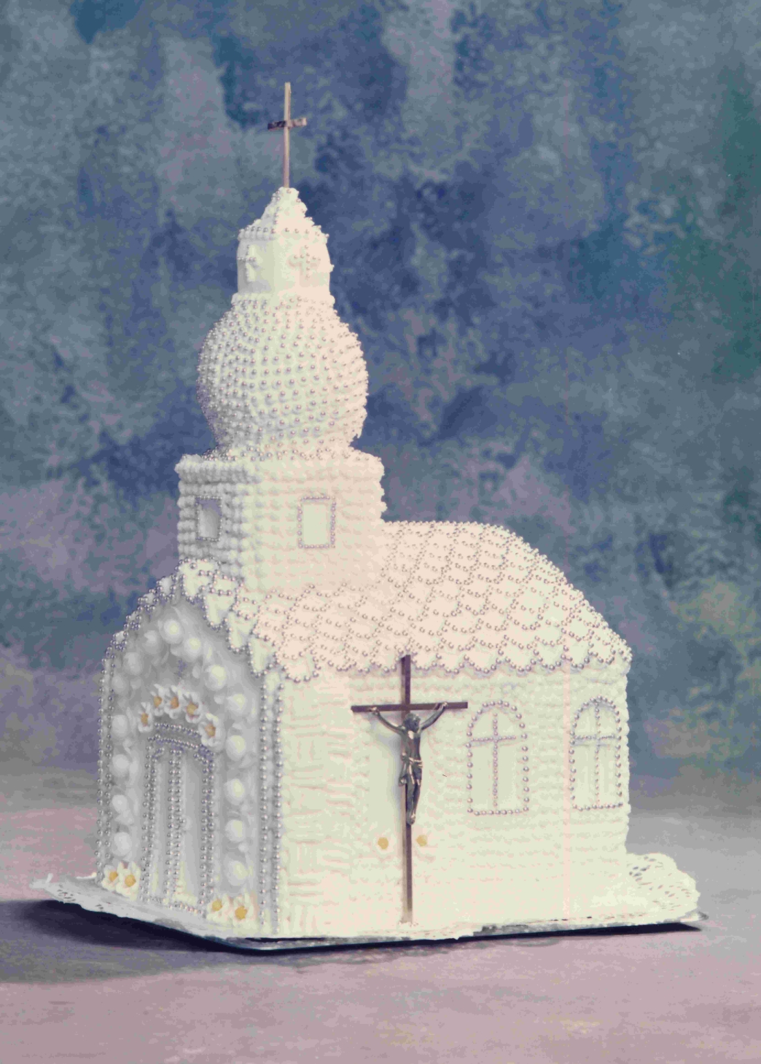 Kirche als Backkunstwerk anlässlich der Firmung 1984