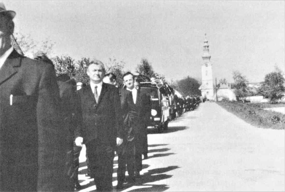 Begräbniszug zum reformierten Friedhof in der Augartengasse