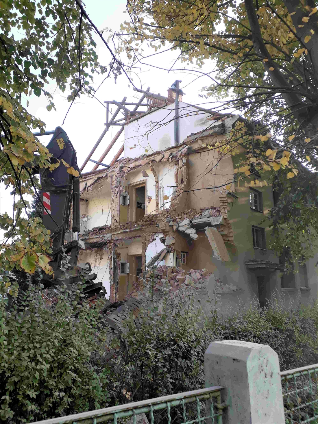 Verwaltungsgebäude der Kaserne (Prinz Eugenstraße 4): Abriss