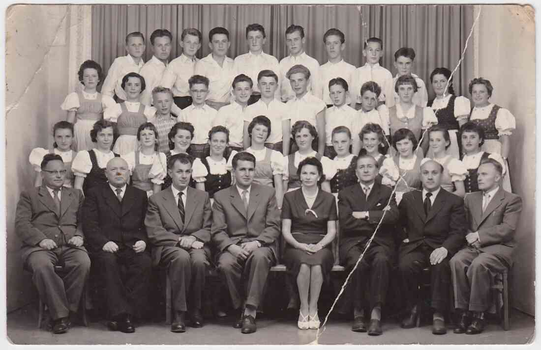 Hauptschule Oberwart: Gruppenfoto des Jahrgangs 1943