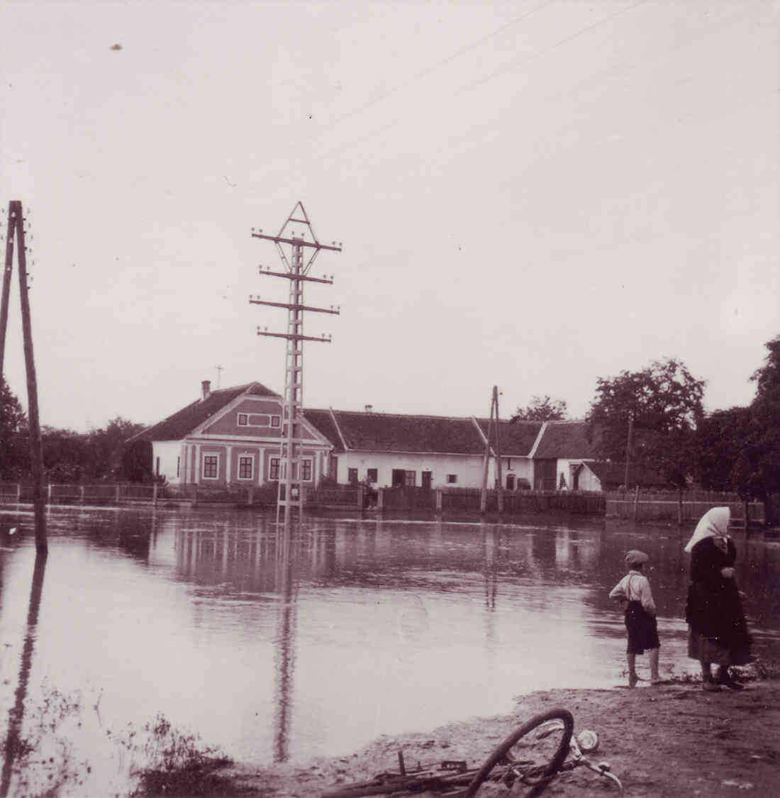 Hochwasser im Bereich Kreuzung Grazerstraße / Bachgasse - wahrscheinlich 1937