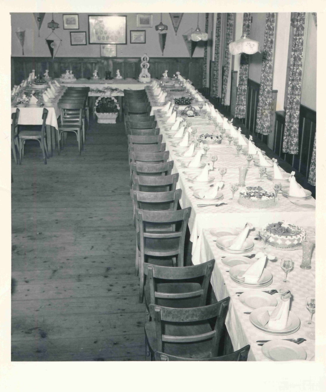 Hochzeit Gustav Neubauer und "Gretl" Margareta Brandstätter: die Tafel im Gasthof Neubauer