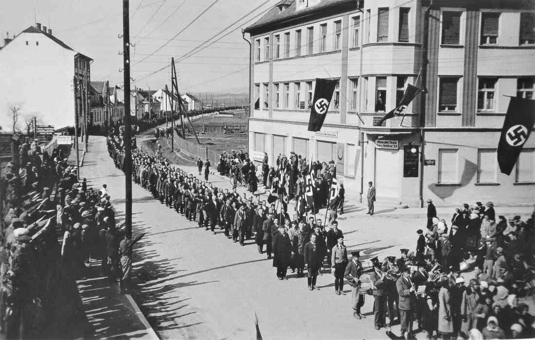 11. März 1938: Kundgebung der Nazionalsozialisten (NAZIS) mit 11.000 Teilnehmern