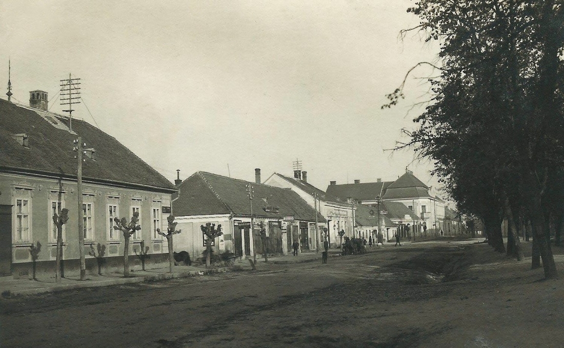 Hauptplatz mit den Häusern 6, 4 und 2