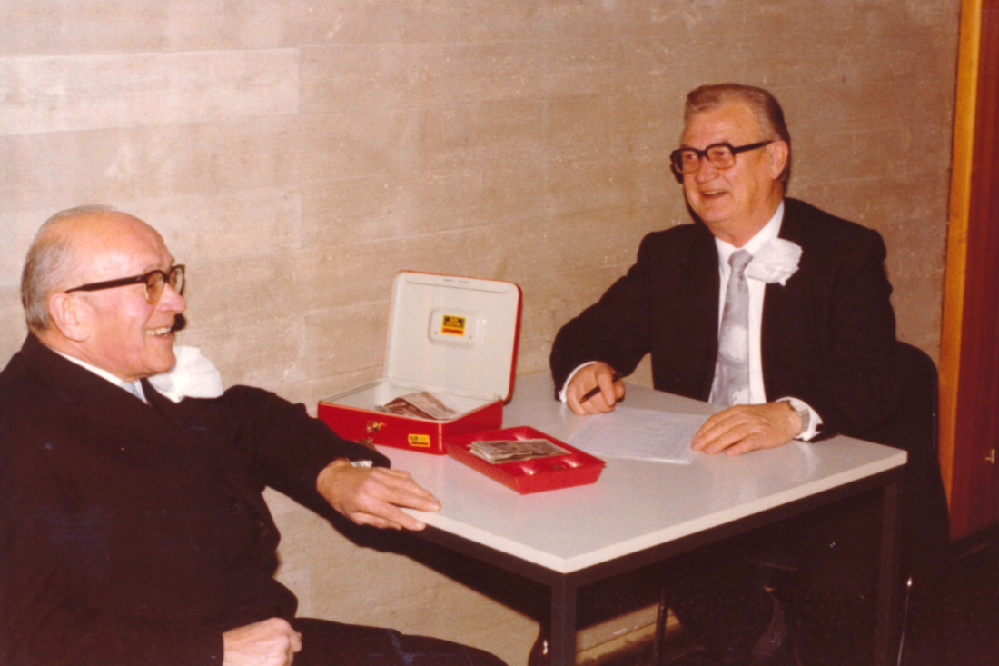 Röm. kath. Pfarrball 1980: an der Kassa Franz Ritter und Josef Lakatos
