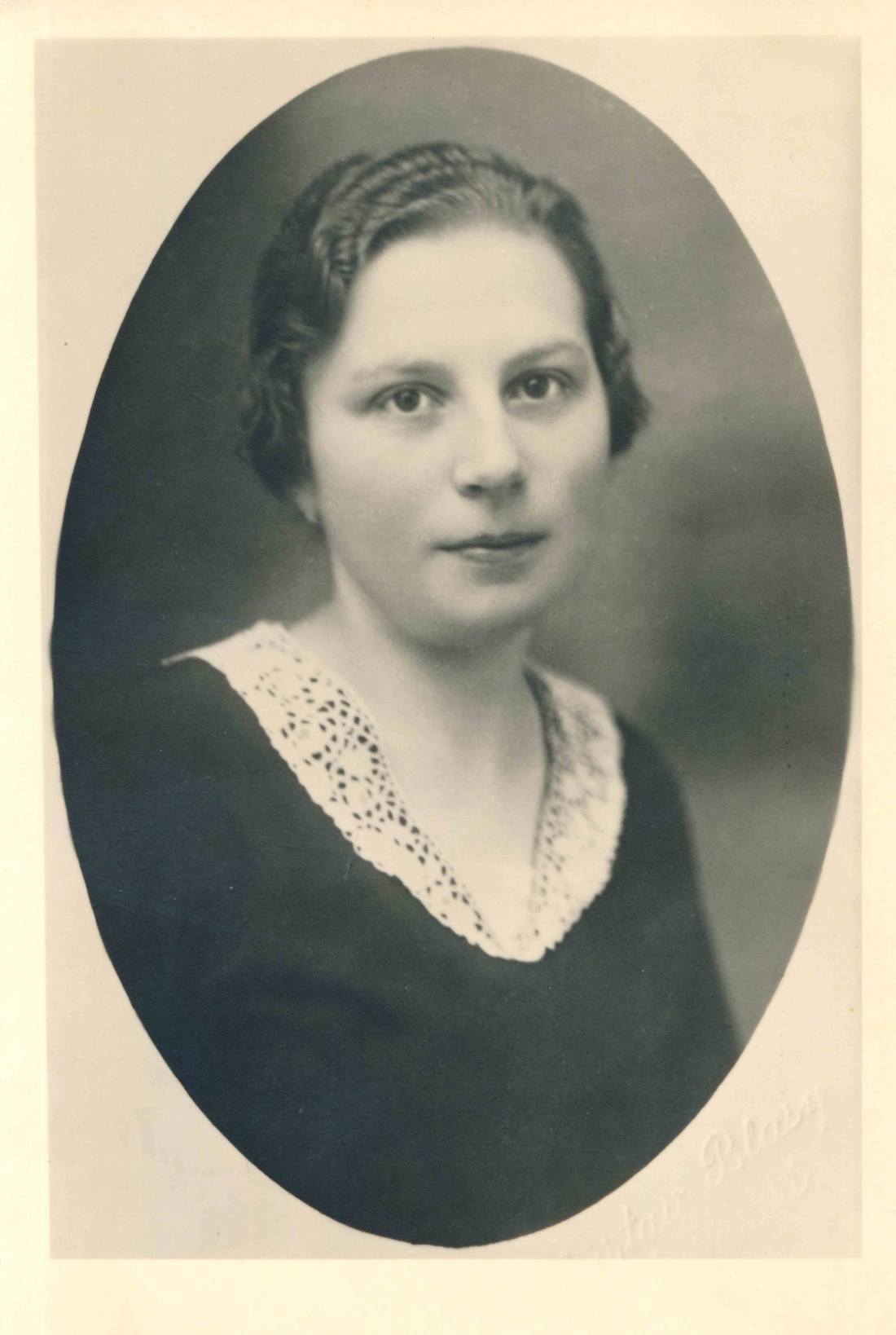 Portrait: Paula Kasper (verh. Landkammer, *1911/+1995)