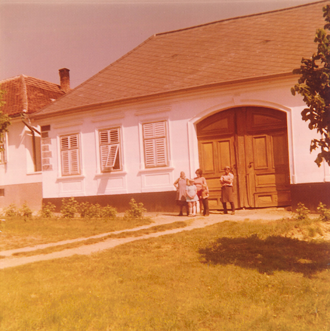St. Martin: das Ehepaar Johann und Margarethe Guger vor seinem Haus St. Martin 31 / Oberwarter Straße 37