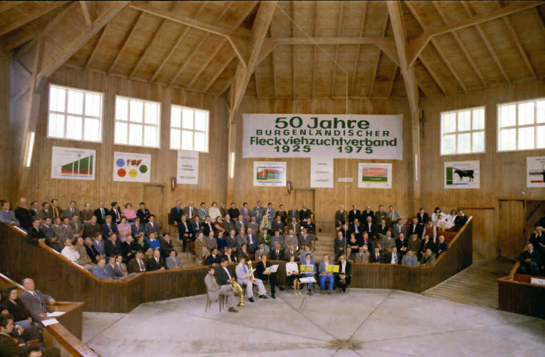 50 Jahre Bgld. Fleckviehzuchtverband: Jubiläumsfeier 1975 in der Rotunde (Hauptplatz 8f)