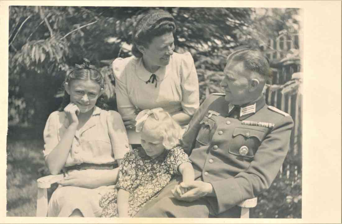 Familie Alexander Schranz (*1899 / +1979) - zur Zeit des II. Weltkriegs als Hauptmann