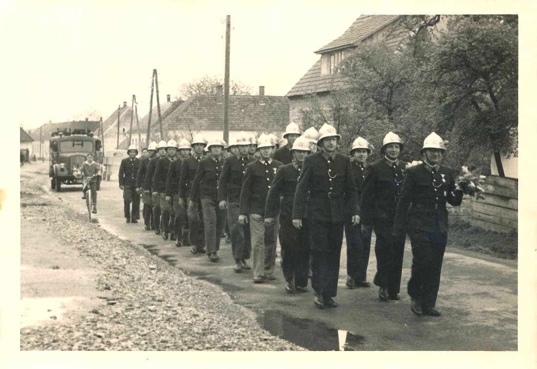 Die Stadtfeuerwehr am 1. Mai 1959 in der Steinamangererstraße - Imre/Simon/Stieber/Pleyer/Heigl