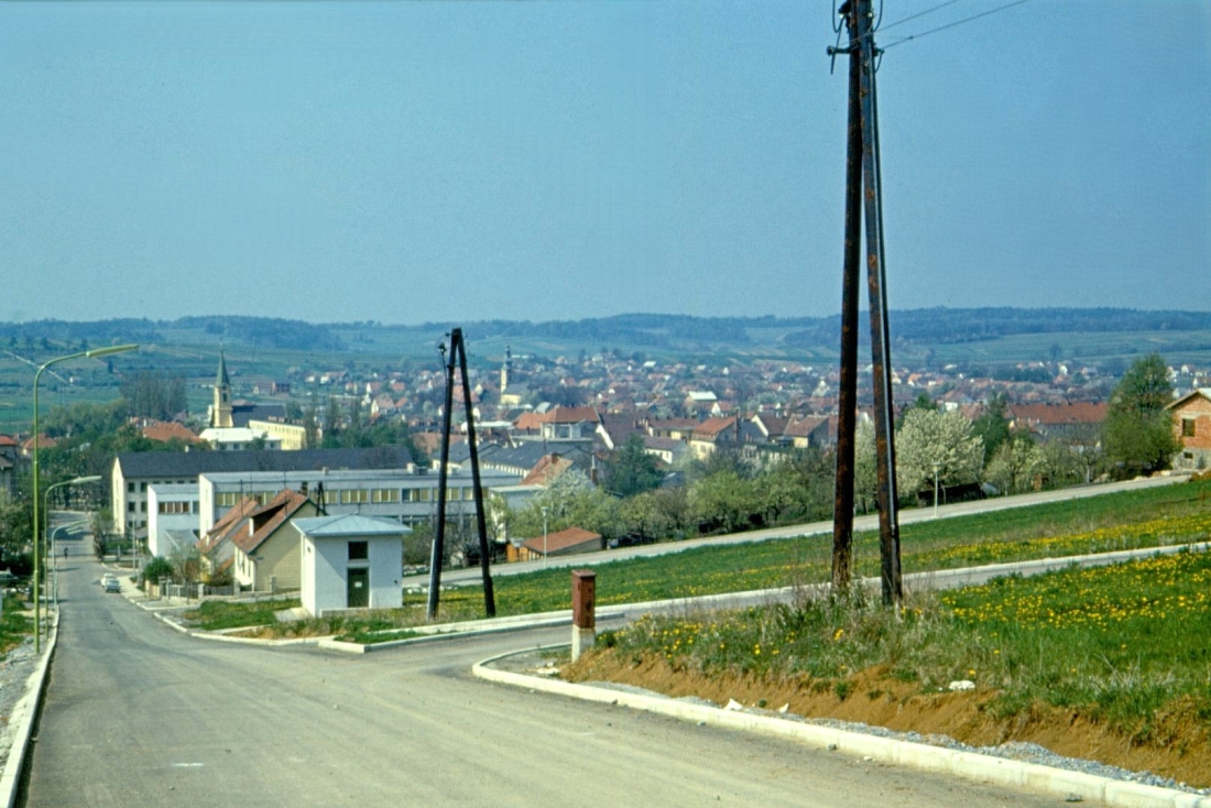 Blick auf die Prinz Eugenstraße und die Stadt in Richtung SW