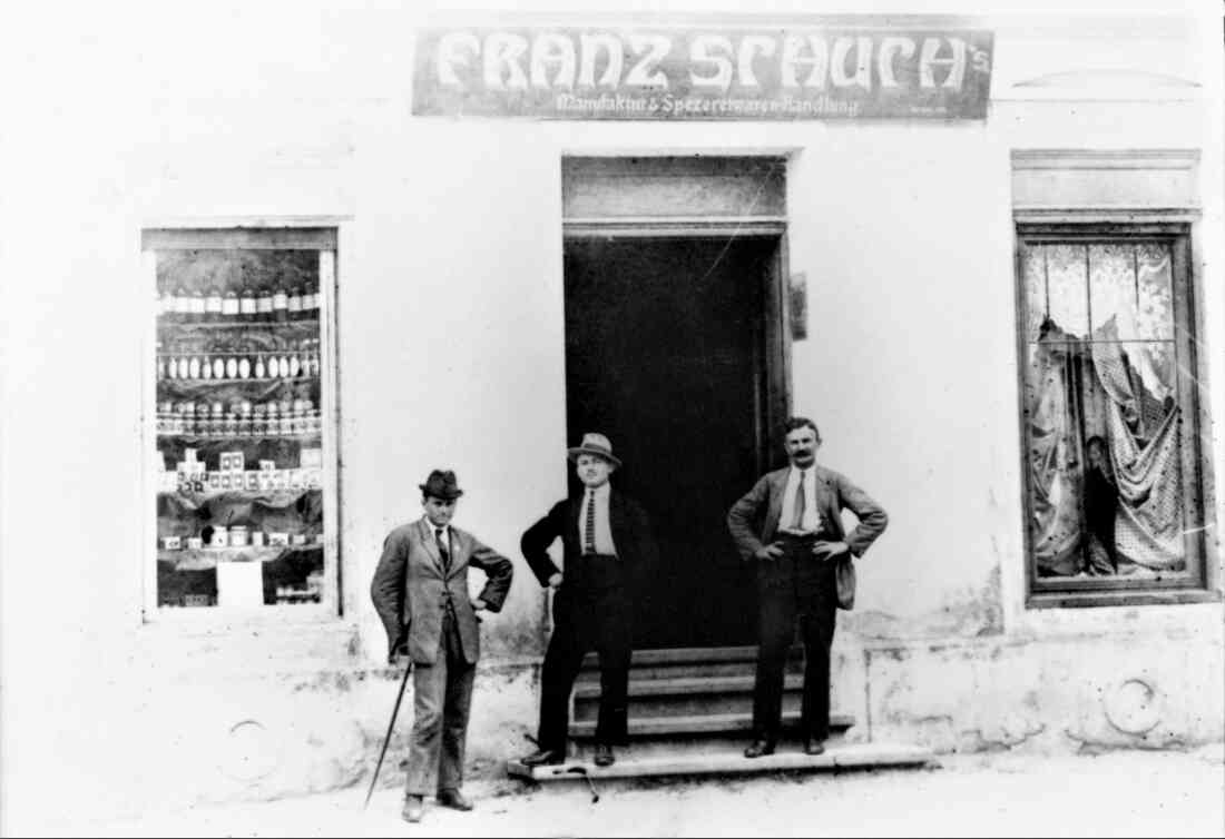 Franz Schuh - Manufaktur und Spezereiwaren-Handlung (Wienerstraße 3, linkes Geschäftslokal)