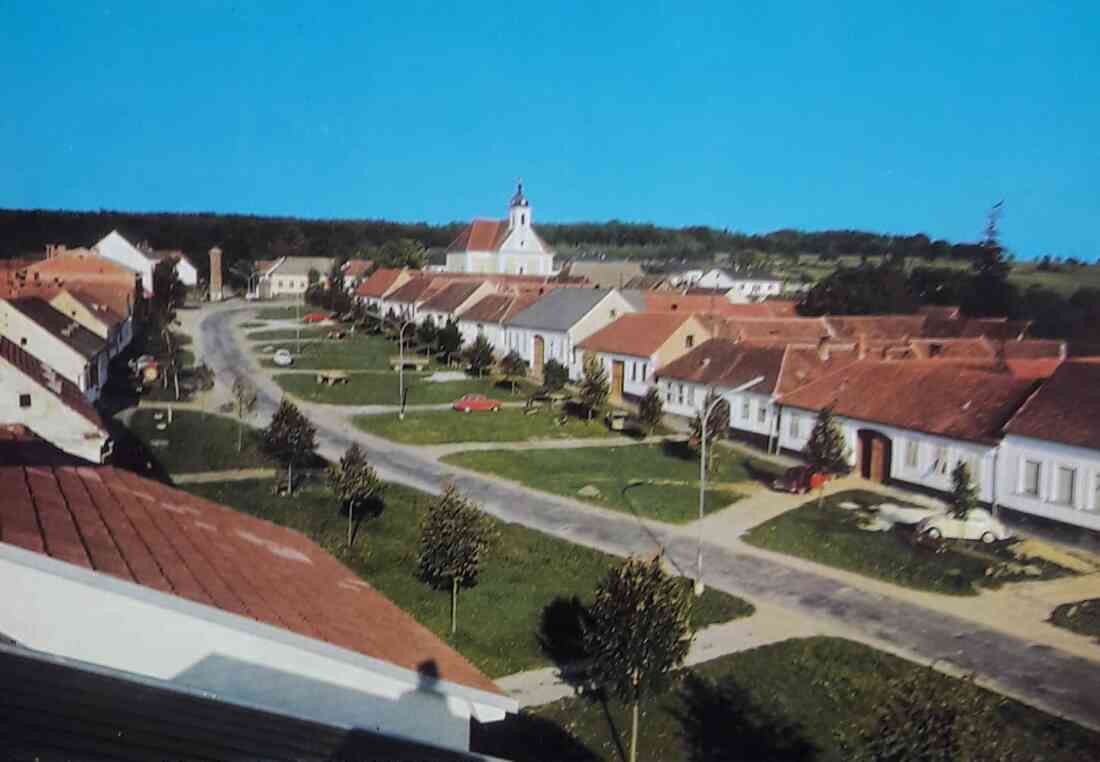 St. Martin: Blick auf die Ortsdurchfahrt