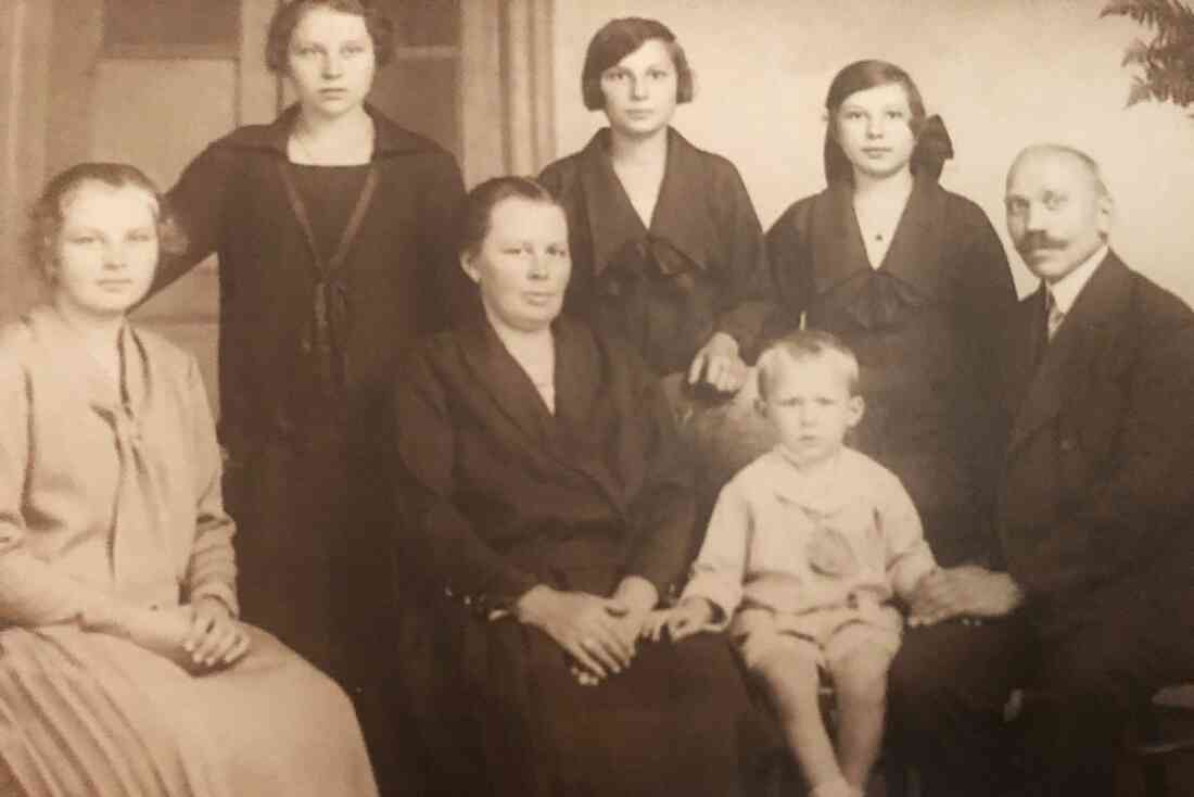 Familie Josef und Wilhelmine Kasper - OW 96 / Steinamangererstraße 41