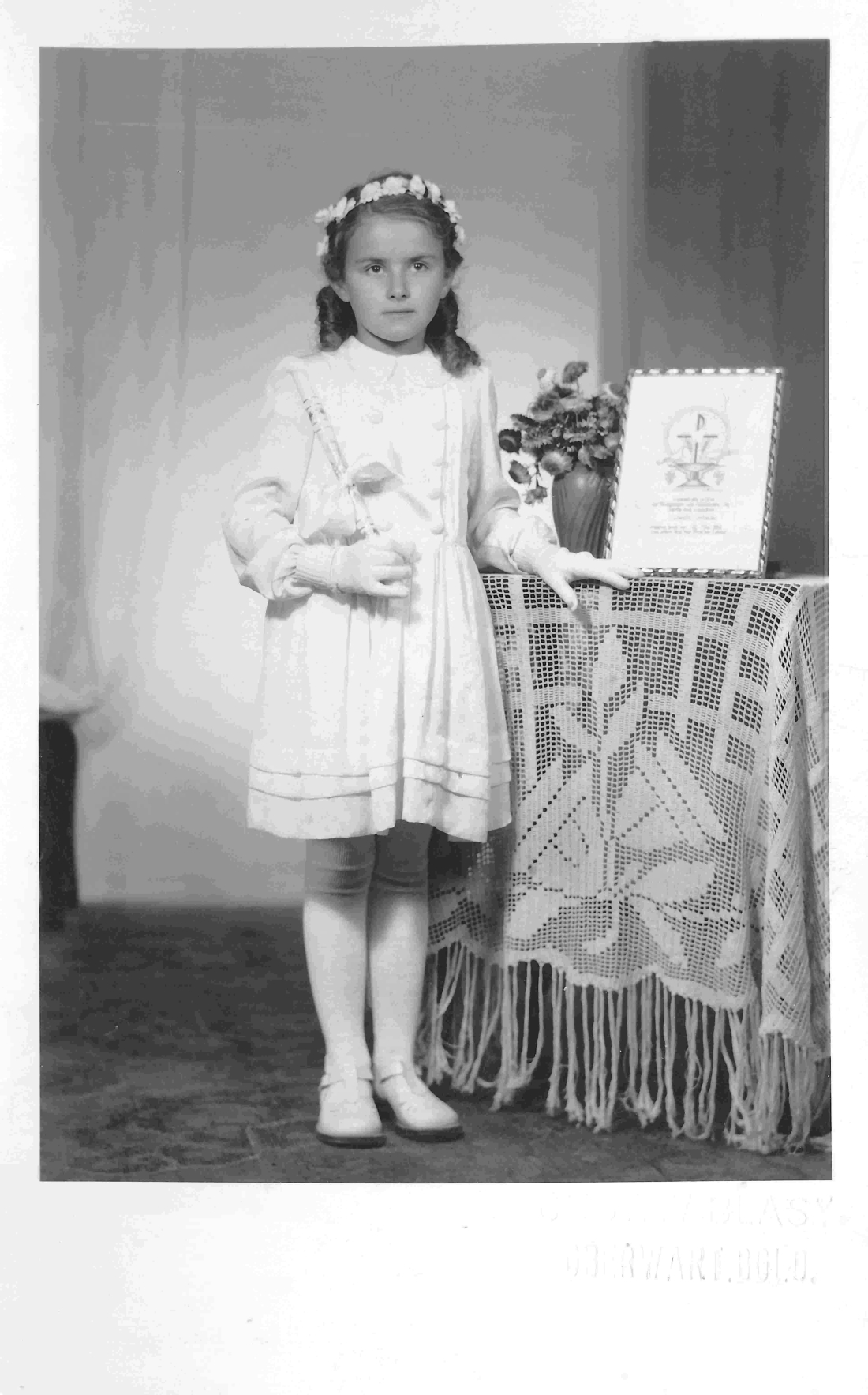 Erstkommunion von Gertrude Oswald (verh. Bauer, *1944) - Am Telek 59