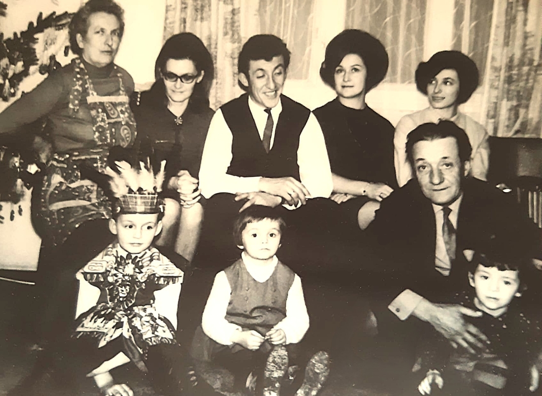 Weihnachten unterm Christbaum bei Fam. Steurer (Wienerstraße 76)