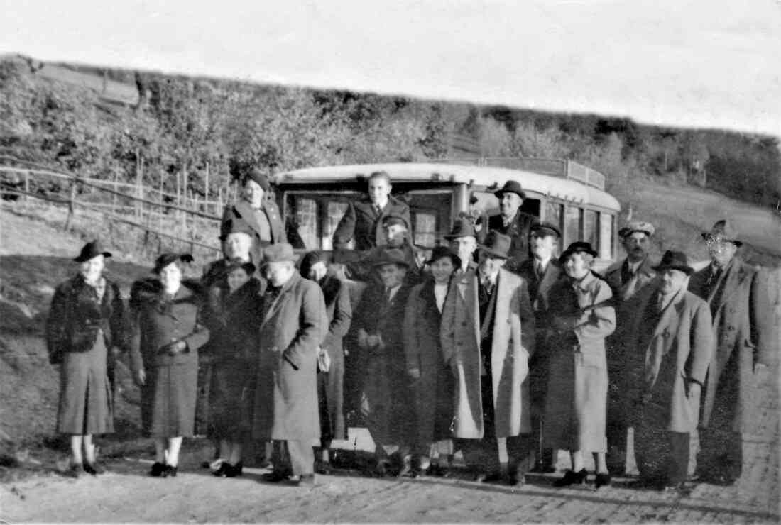 Oberarter Runde: Reisegruppe wahrscheinlich mit einem Südburg-Bus