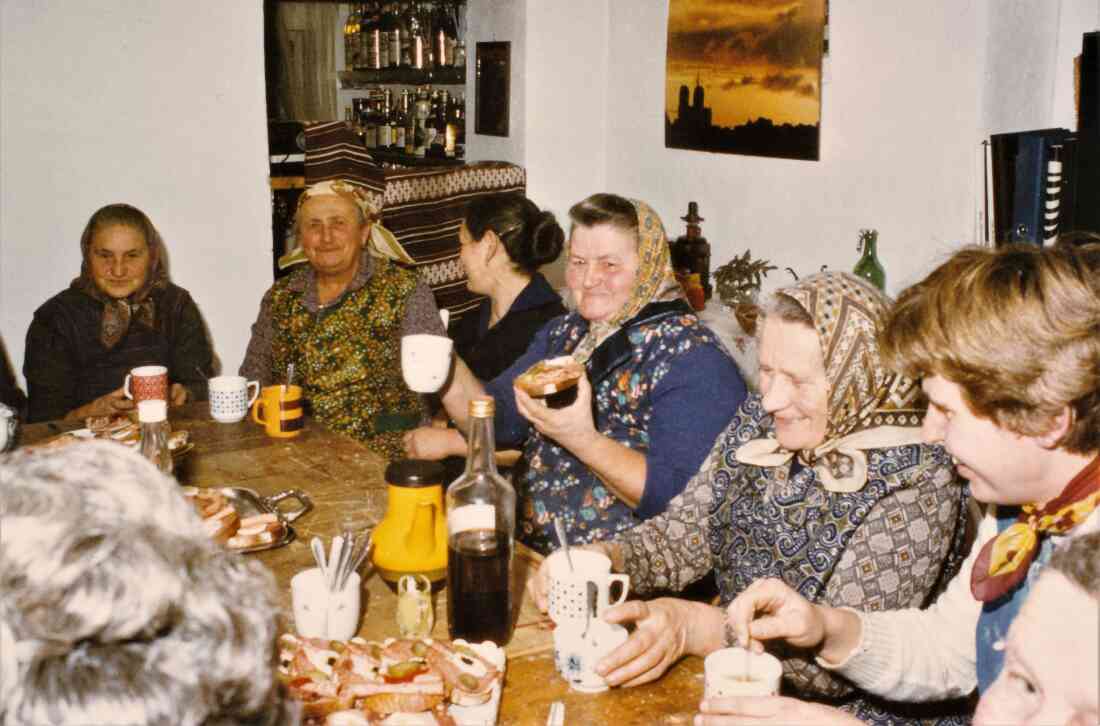 Untertrummer Frauenrunde nach dem Federschleißen