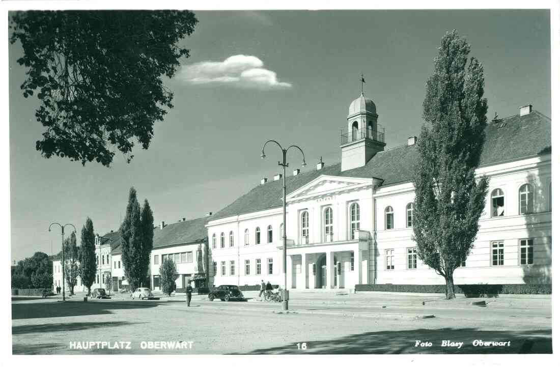 Ansichtskarte: Hauptplatz mit Rathaus