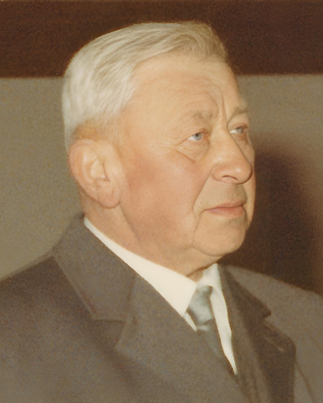 Tischlermeister Gustav Pfeiler (*13. Feber 1902 / +18. April 1991) - OW 209 / Johann Straußgasse 10