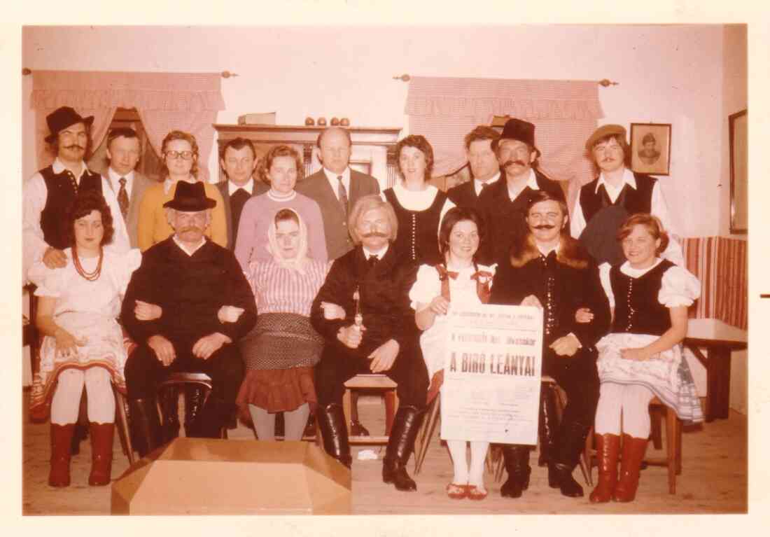 Reformierter Leseverein: Theaterstück  "A Biró Leányai"1973