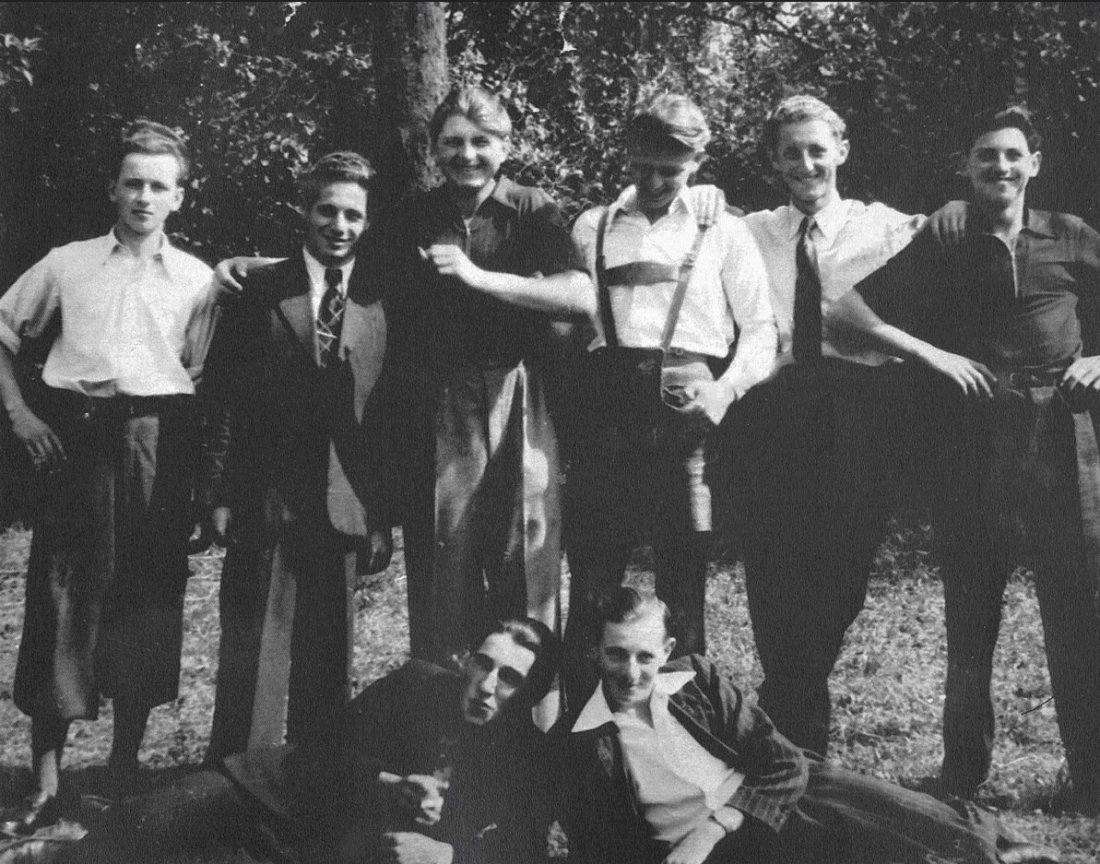 St. Martin: fröhliche Gruppe junger Männer - Mirtl/Polster/Guger/Halper