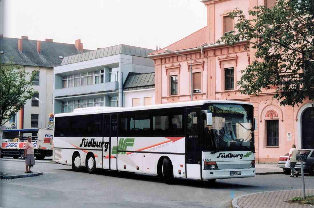 Südburg: Ein Bus der Marke Setra S 317 Ul Vor dem Gerichtsgebäude (Hauptplatz 12)