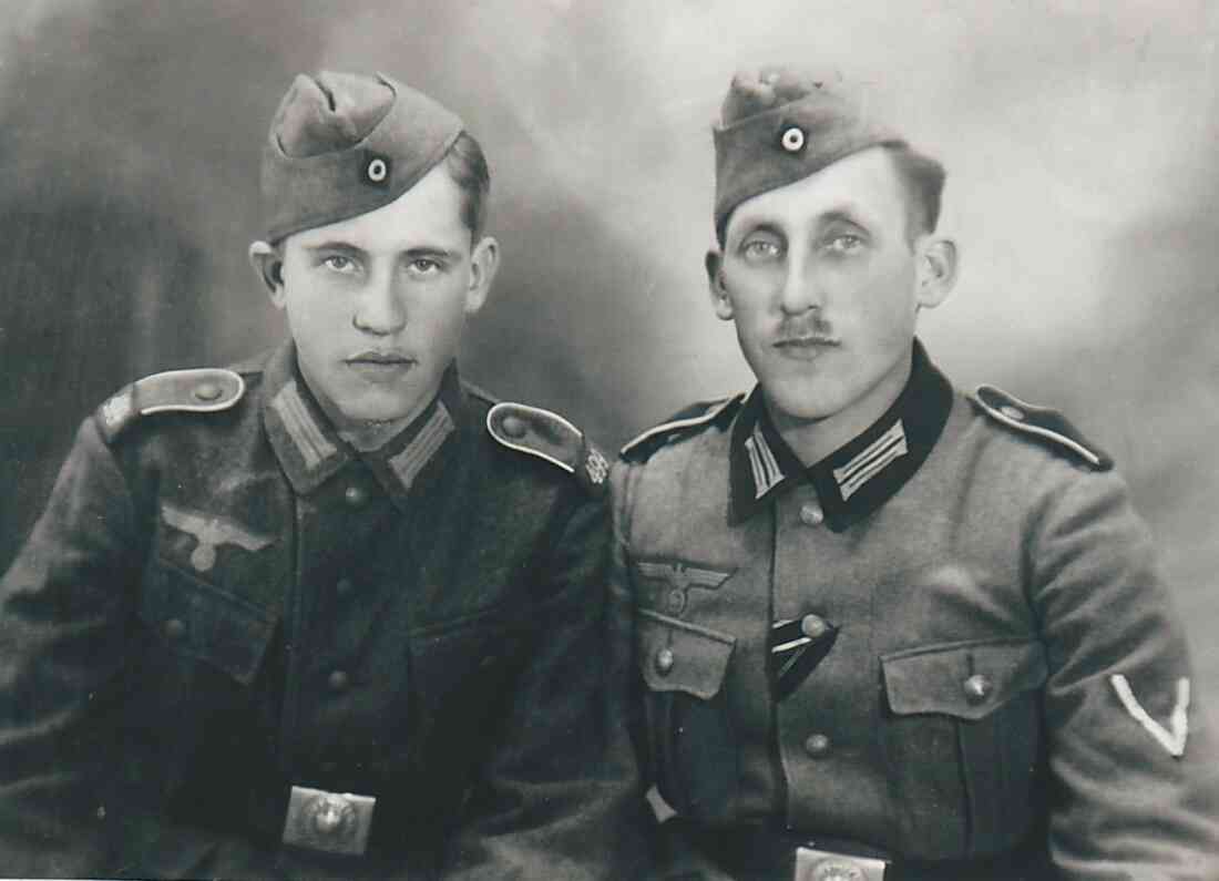 Zwei Brüder als Soldaten: Emmerich Molnar (*1924/+1977) und Johann Molnar (*1911/+1992) - Portrait