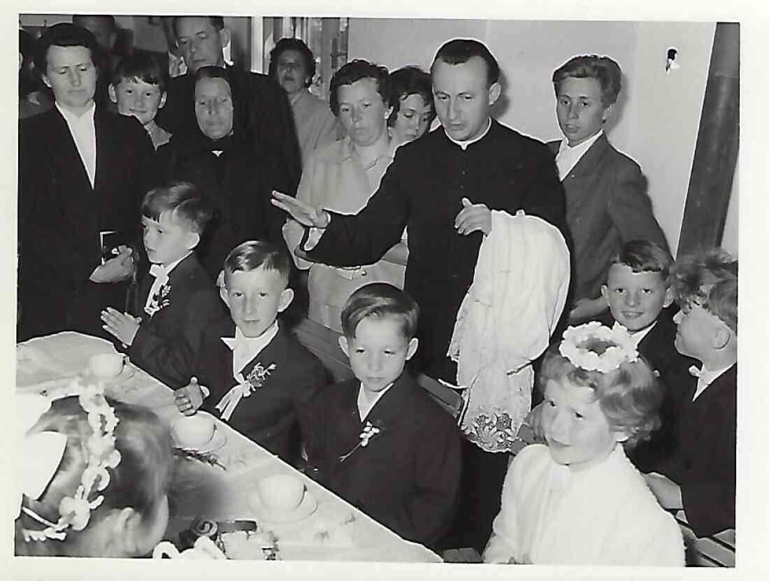 Röm. kath. Pfarre: Erstkommunion 1959 - Frühstück
