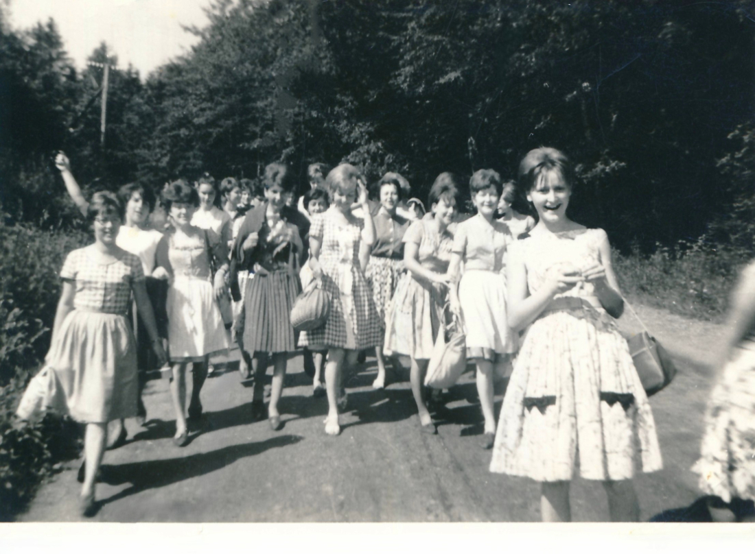 Schulausflug: Wandertag der HASCH-Oberwart nach Drumling - vorne rechts Elisabeth Tölly