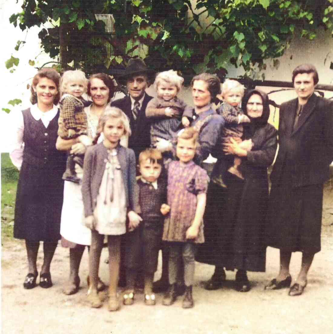 Gruppenbild der Familie Szabo