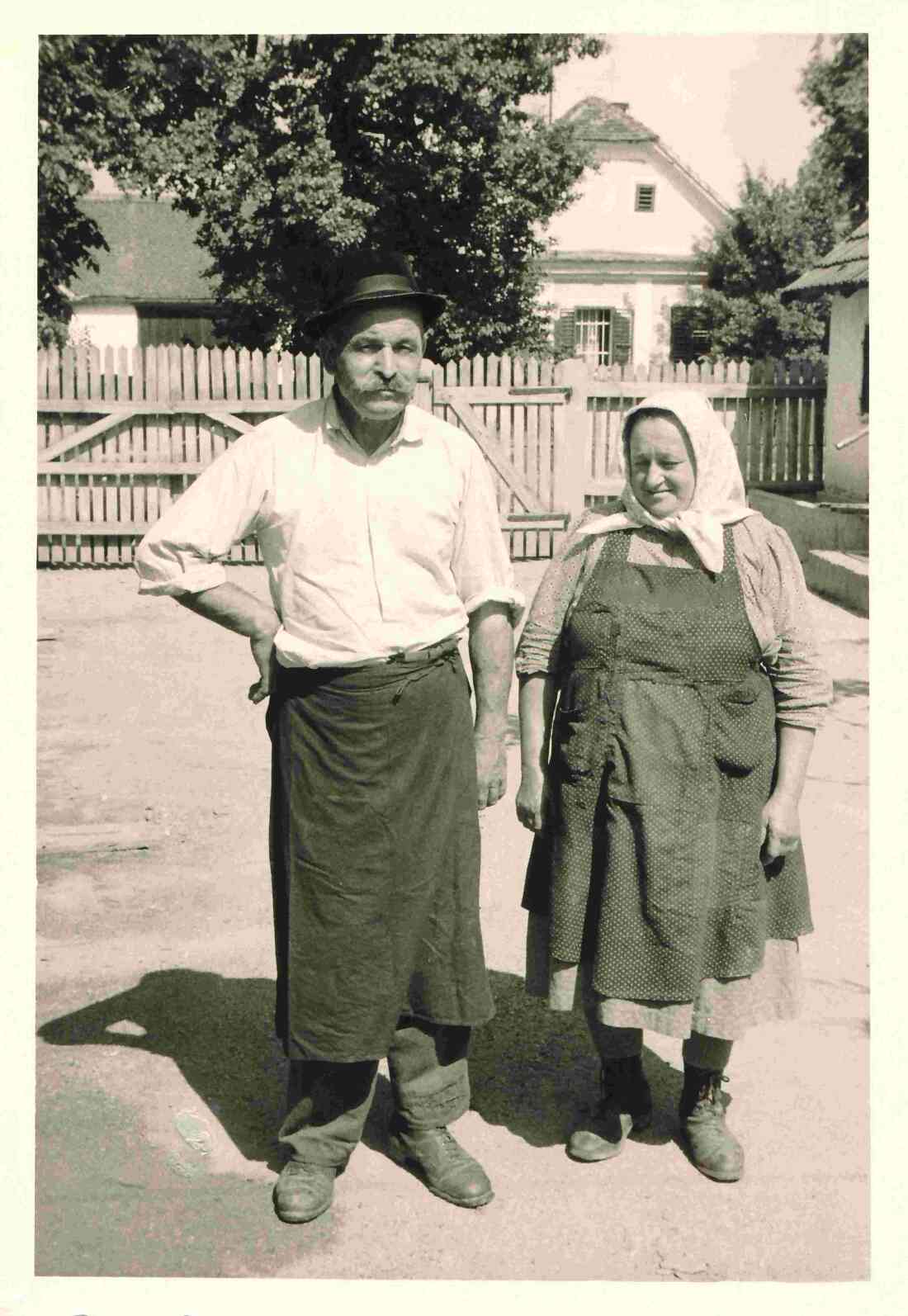 Julianna Gangoly (geb. Szabo, *1909/+1984) und Janos Gangoly (*1898/+1981) - Grazerstraße 77 / OW 440